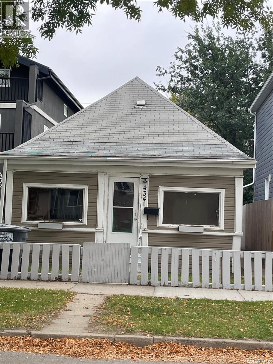 434 G AVENUE S, Saskatoon