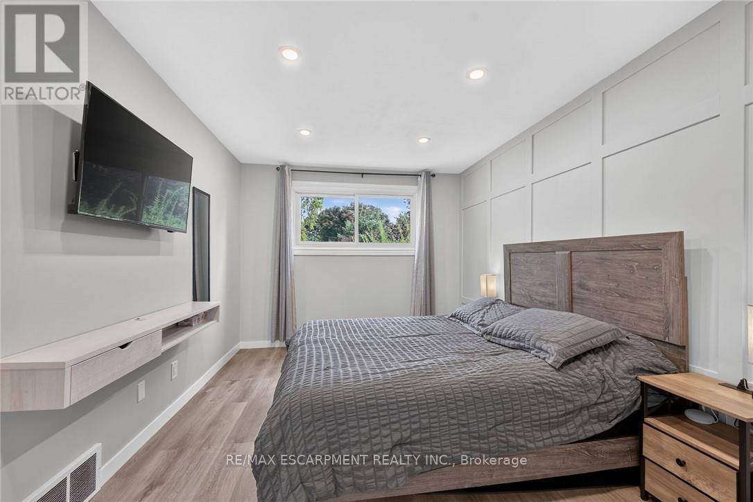 15 MILLER CRESCENT - 19