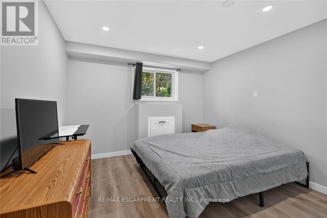 15 MILLER CRESCENT - 26