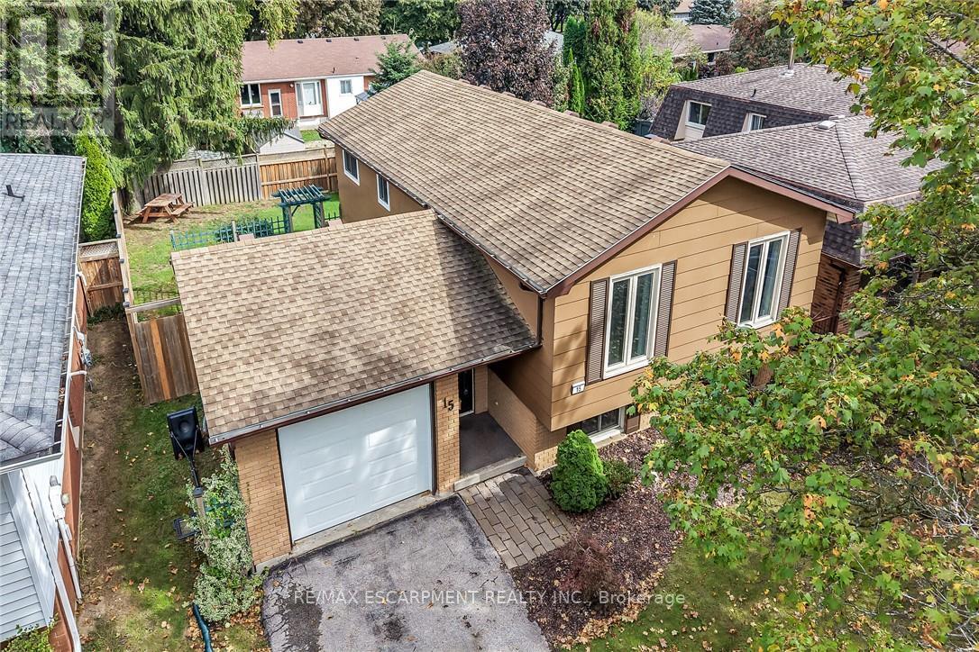 15 MILLER CRESCENT - 42