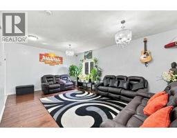 201 Saddlelake Drive NE - photo 5