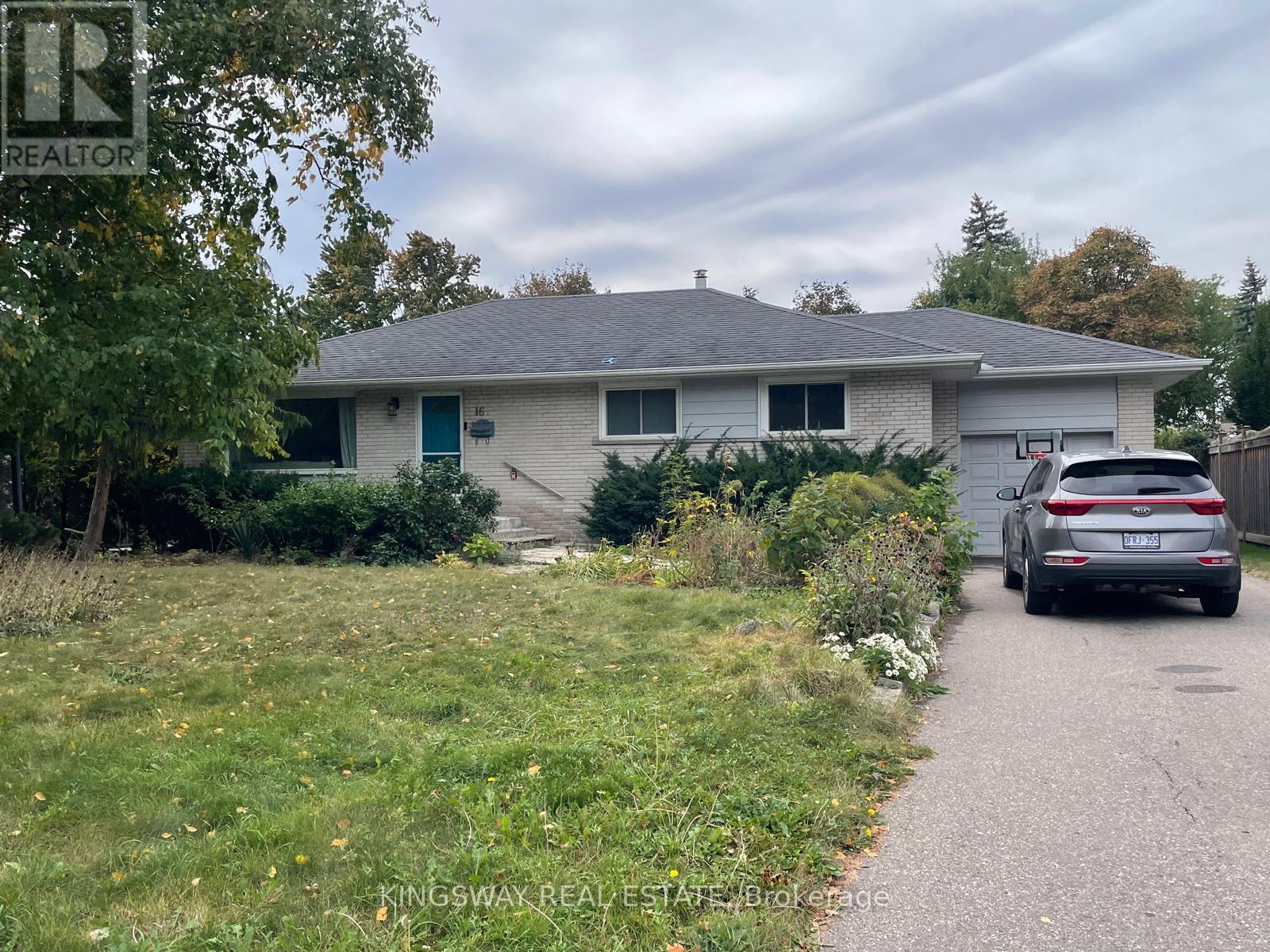 16 PLAINSMAN ROAD