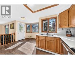 4pc Bathroom - 144 Hawkdale Close Nw, Calgary, AB T3G2Z9 Photo 12
