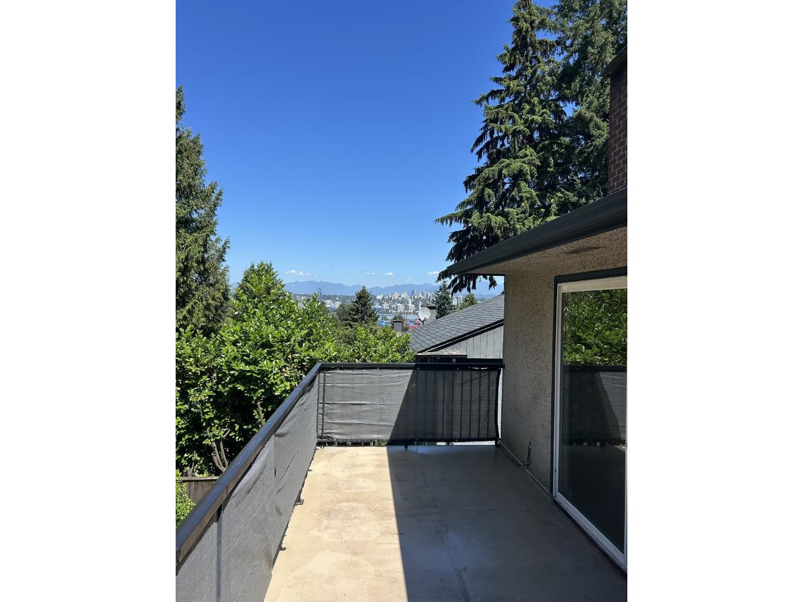3 Bed, 2 Bath House for Rent in Surrey – Upper 9655 TOWNLINE DIVERSION, Surrey – MLS# R3172104 - Image 2