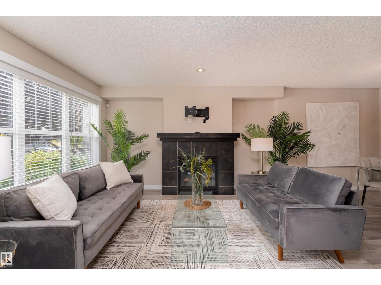 2914 18A AV NW - Image 4