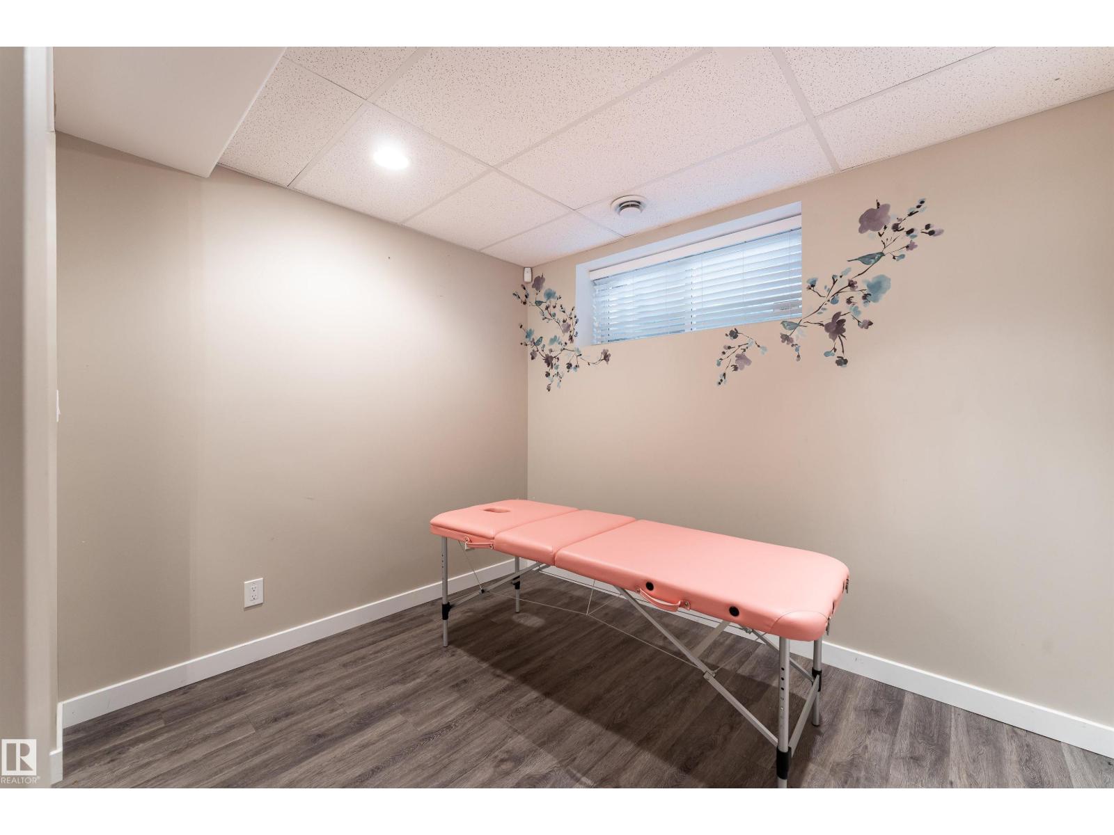 2914 18A AV NW - 20