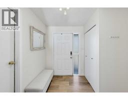 5, 64 Woodacres Crescent SW - photo 4