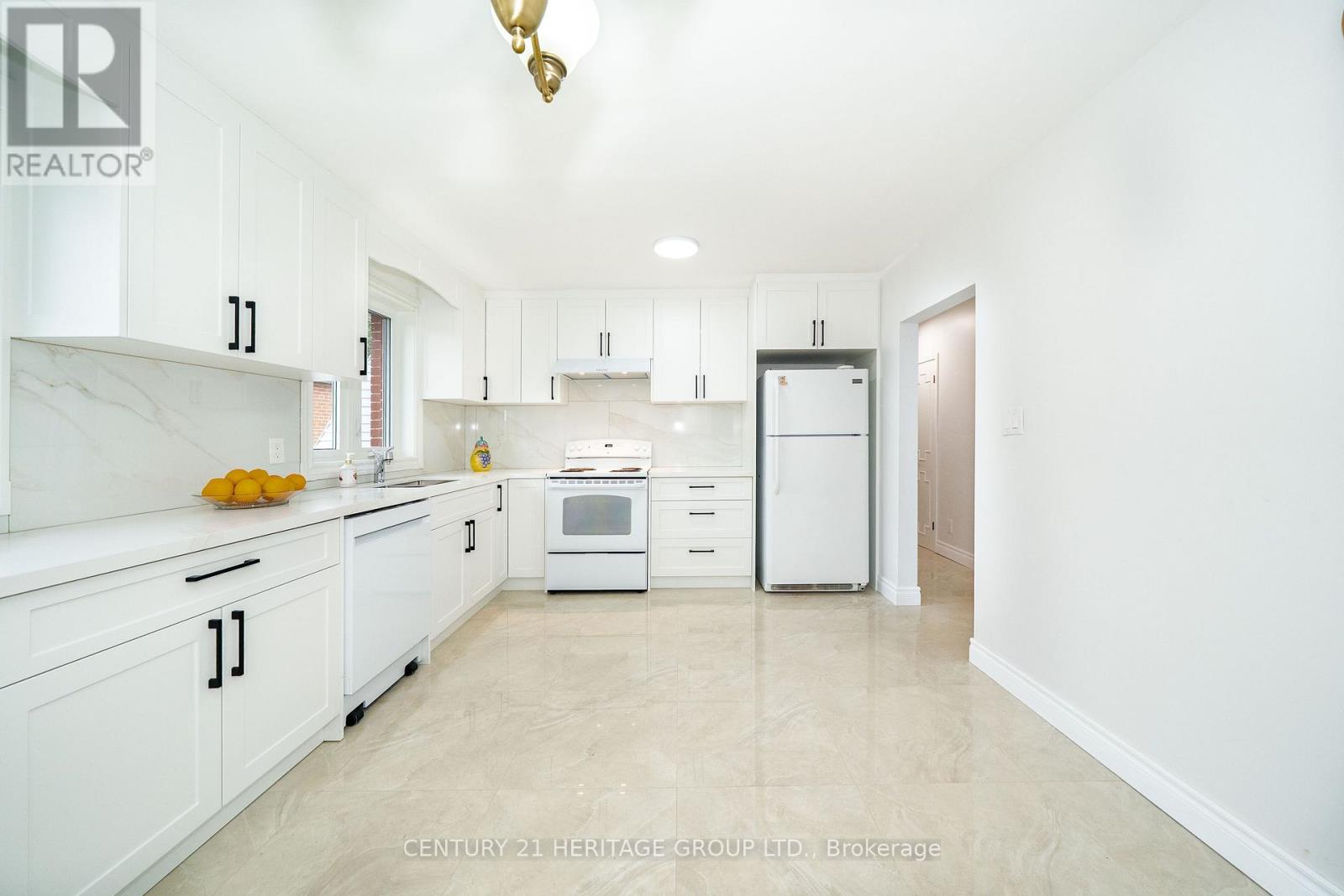 Photo 15 of 37 Gambello Crescent, Toronto (York University Heights)