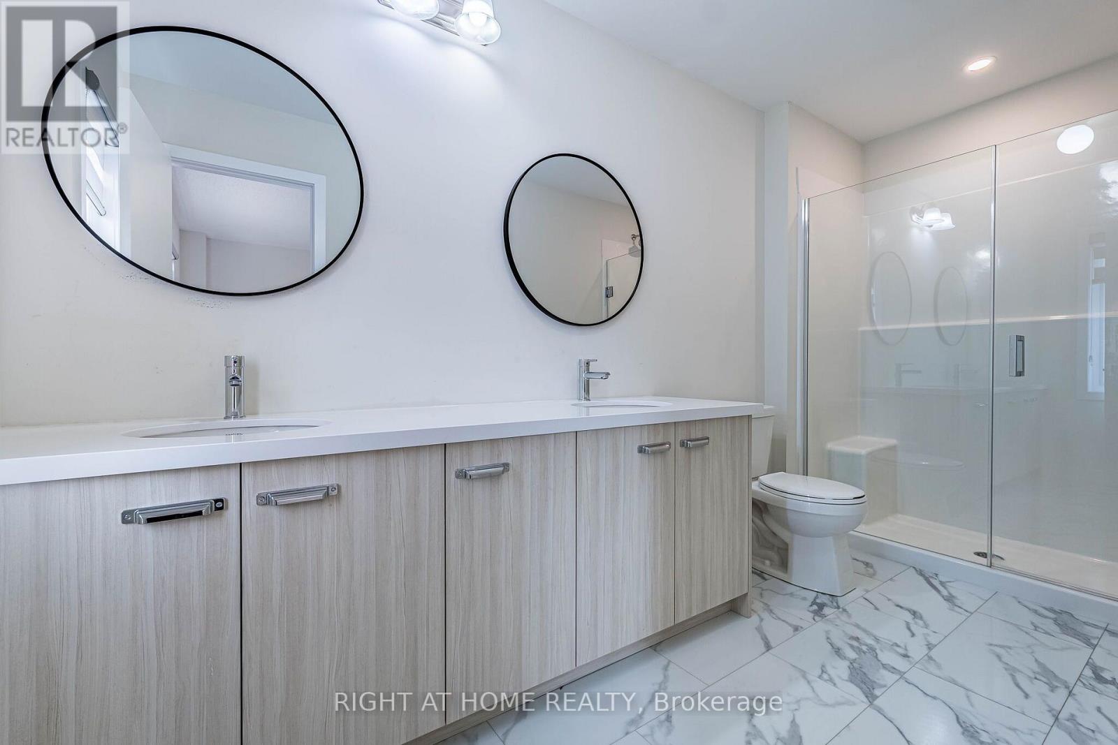 Photo 14 of 1330 Shevchenko Boulevard, Oakville (NW Northwest)