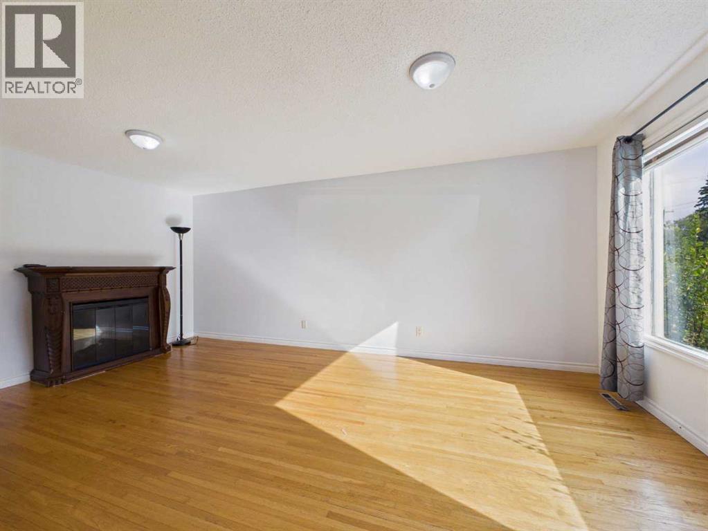 3720 44 Street - 4