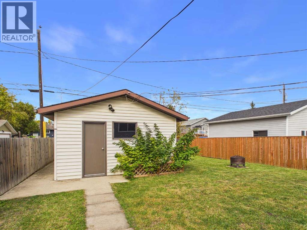 3720 44 Street - 32