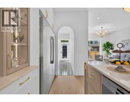 Laundry room - 2421 32 Street Sw, Calgary, AB T3E2R6 Photo 10