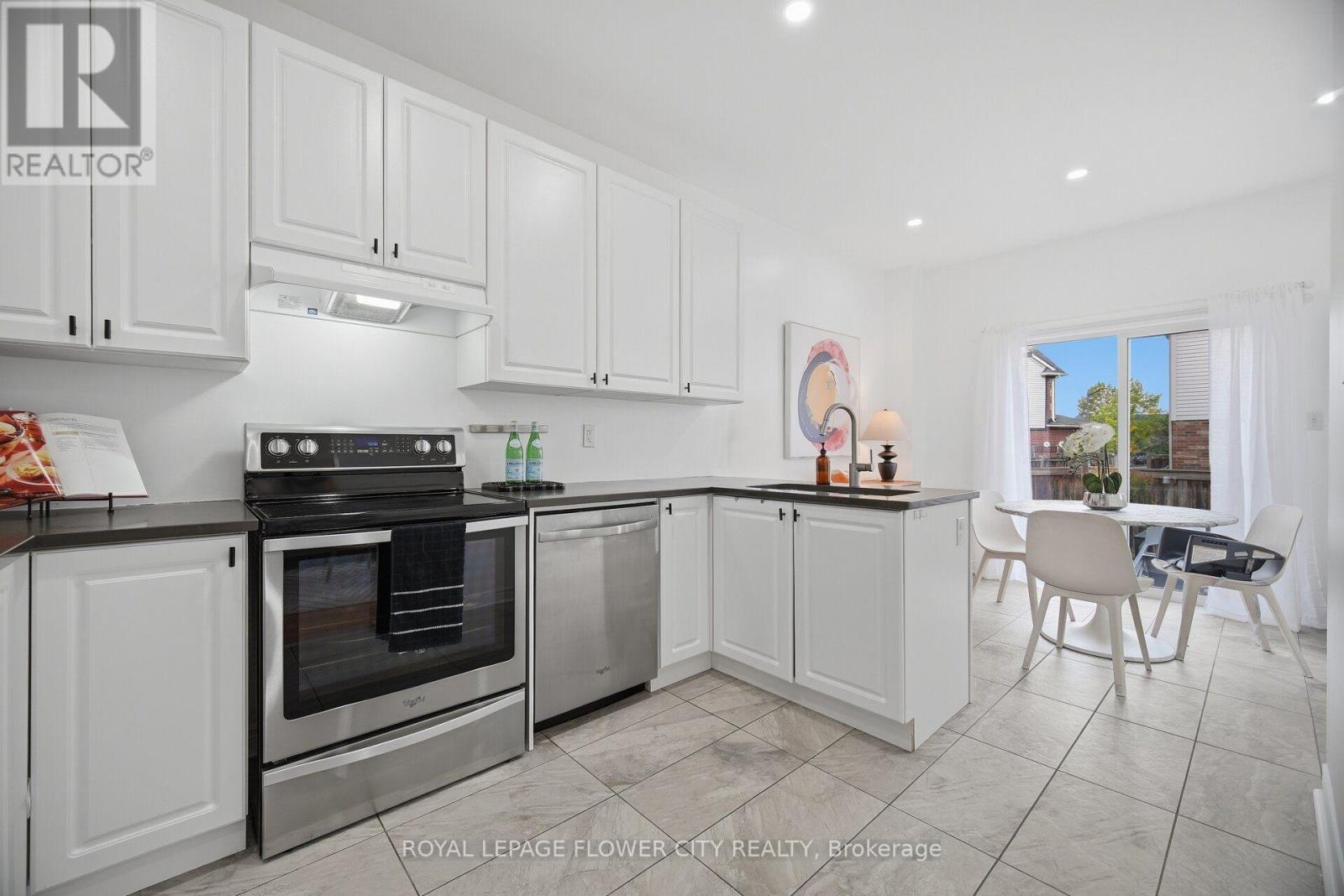 381 CEDRIC TERRACE - 14