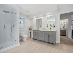 13446 19 Avenue, Surrey, BC V4A9C7 Photo 37