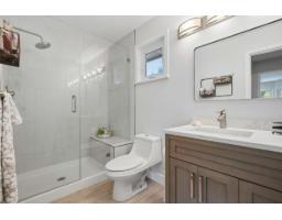 13446 19 Avenue, Surrey, BC V4A9C7 Photo 38