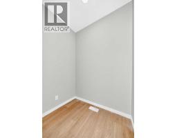 4pc Bathroom - 668 Savanna Drive Ne, Calgary, AB T3J5P8 Photo 14