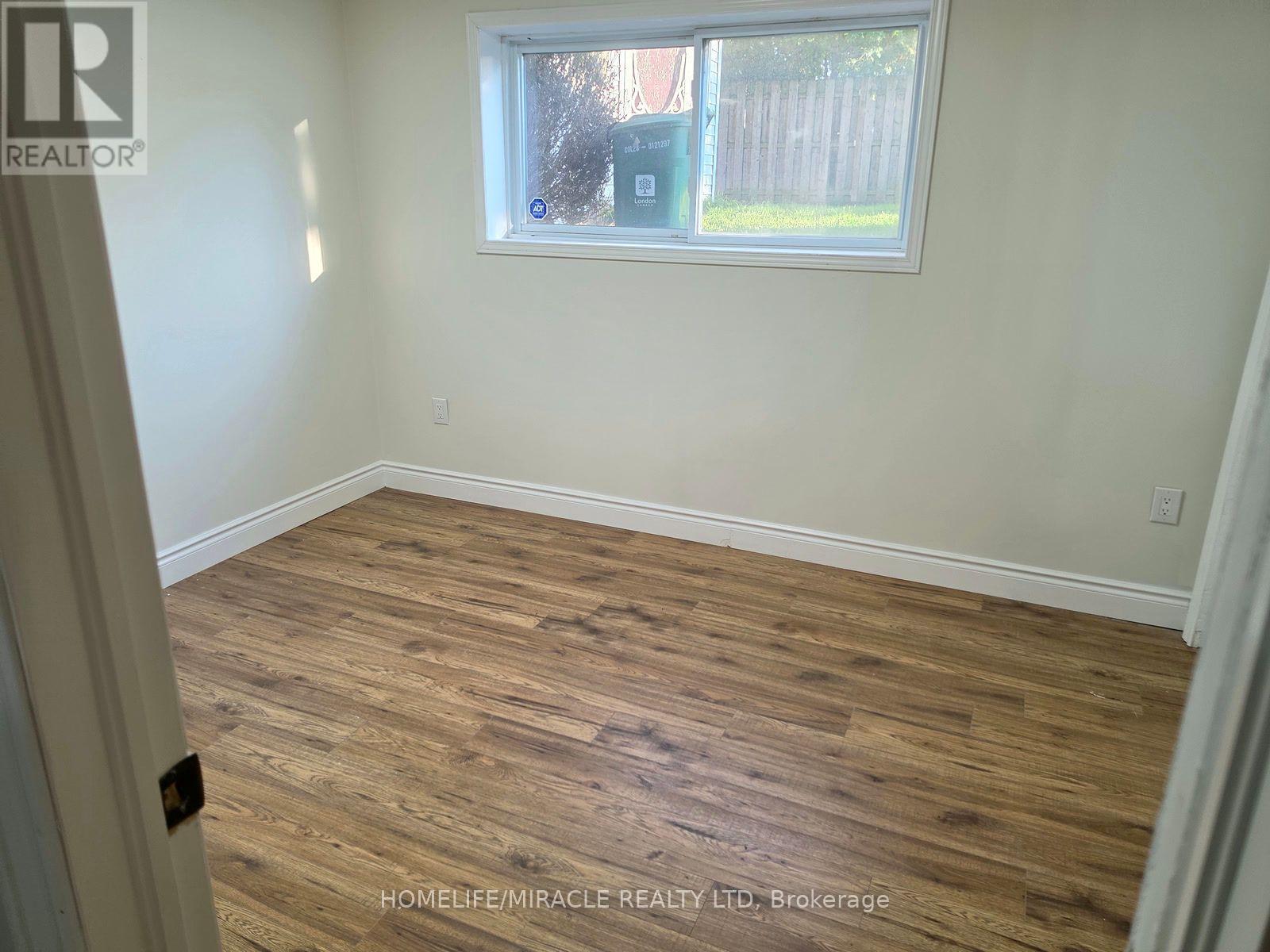 23 ALAYNE CRESCENT - Image 17