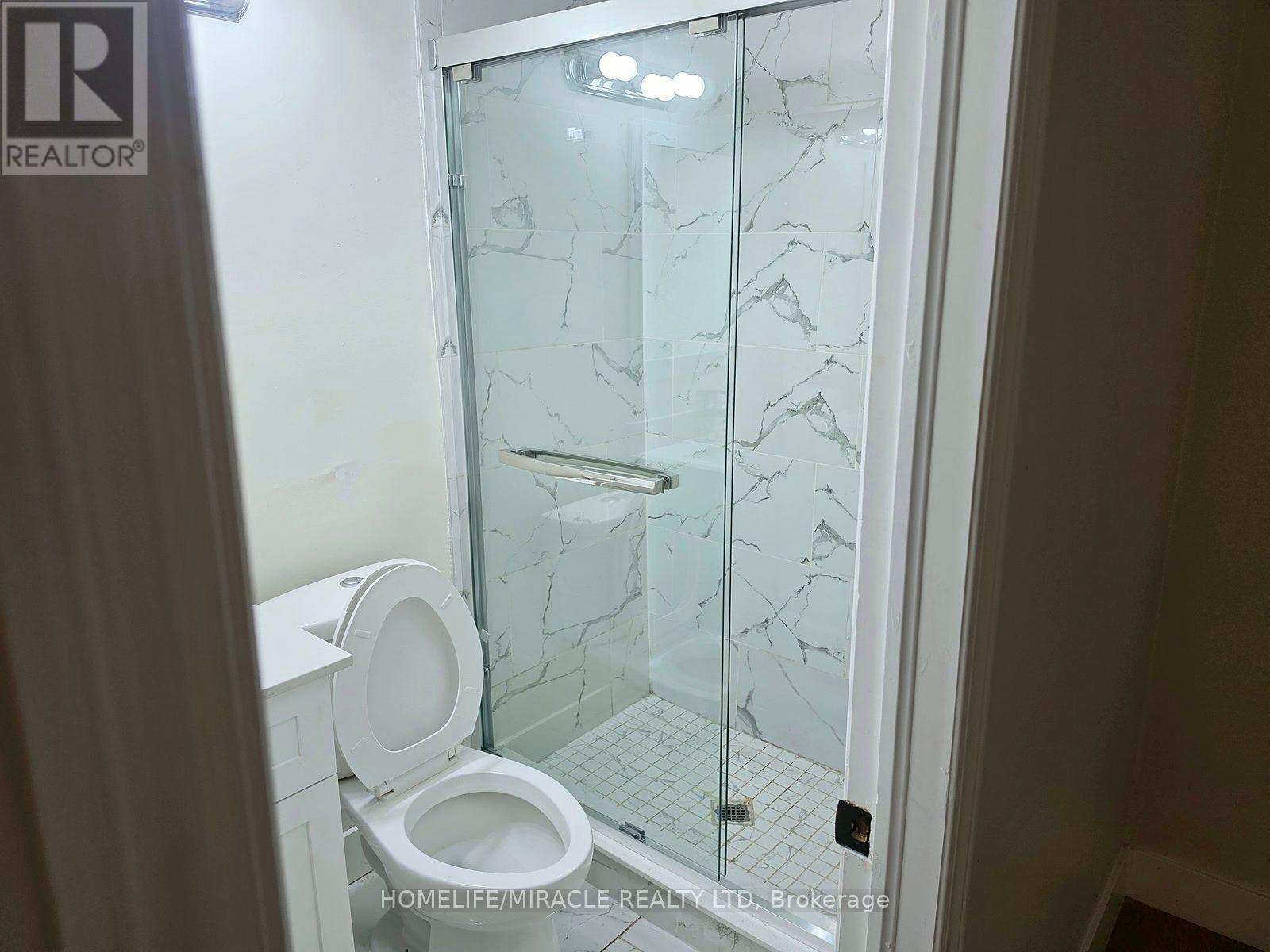 23 ALAYNE CRESCENT - 18