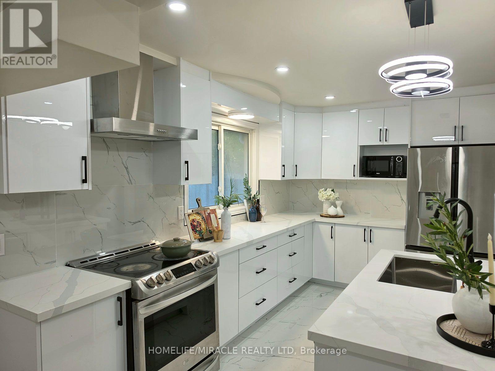 23 ALAYNE CRESCENT - 7