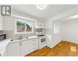 Great room - 8 Rusty Crest Way, Toronto, ON M2J2Y4 Photo 8