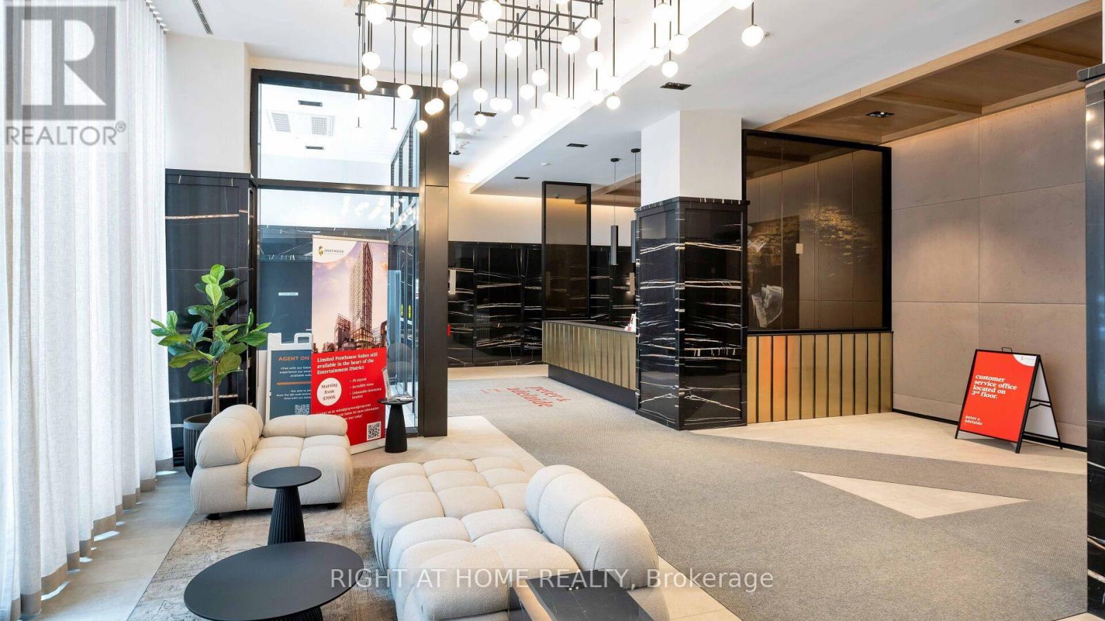#4013 108 PETER STREET - 4