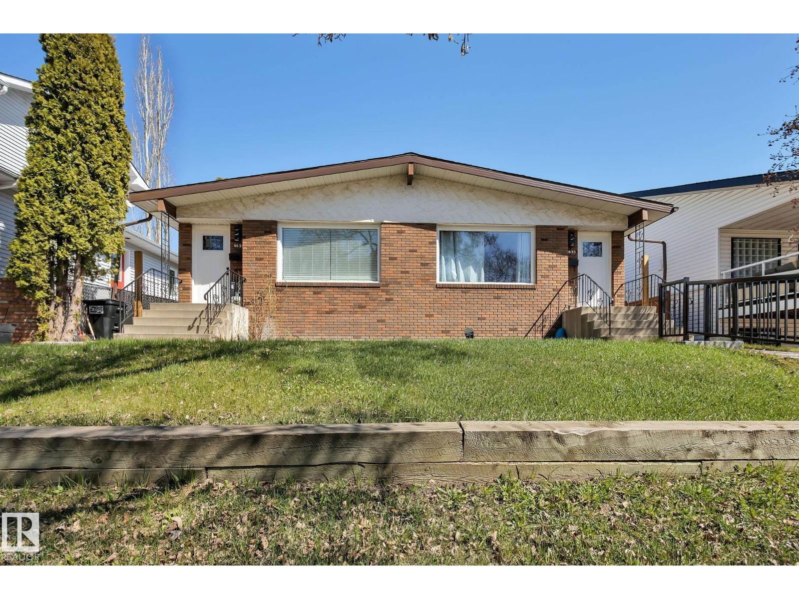 8823-8825 95 ST NW - 1