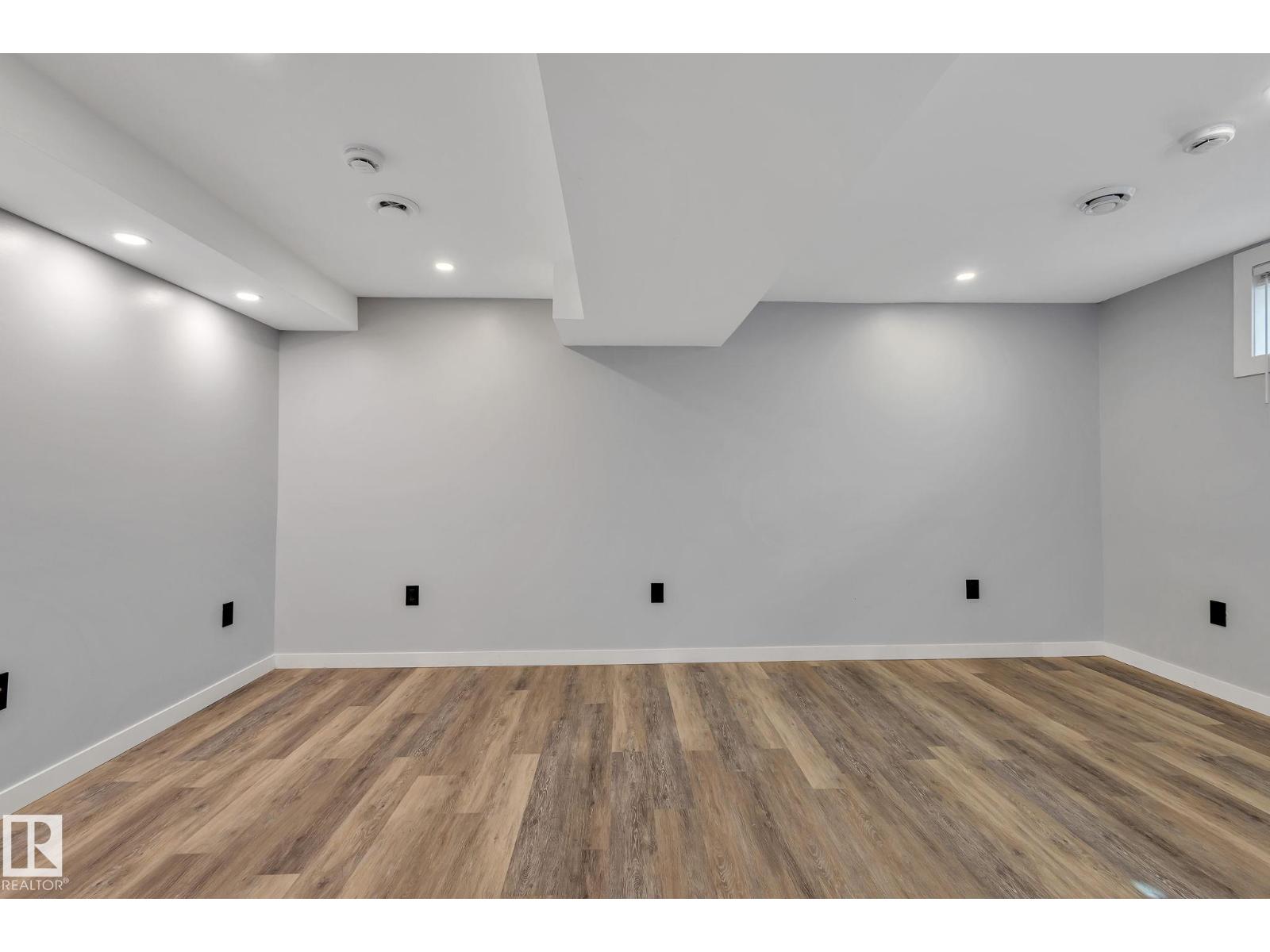 8823-8825 95 ST NW - 14