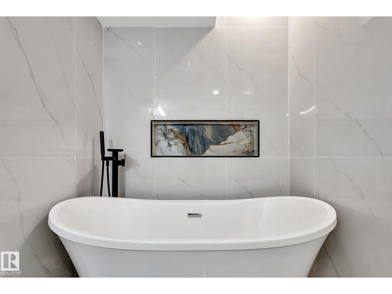 8823-8825 95 ST NW - Image 19