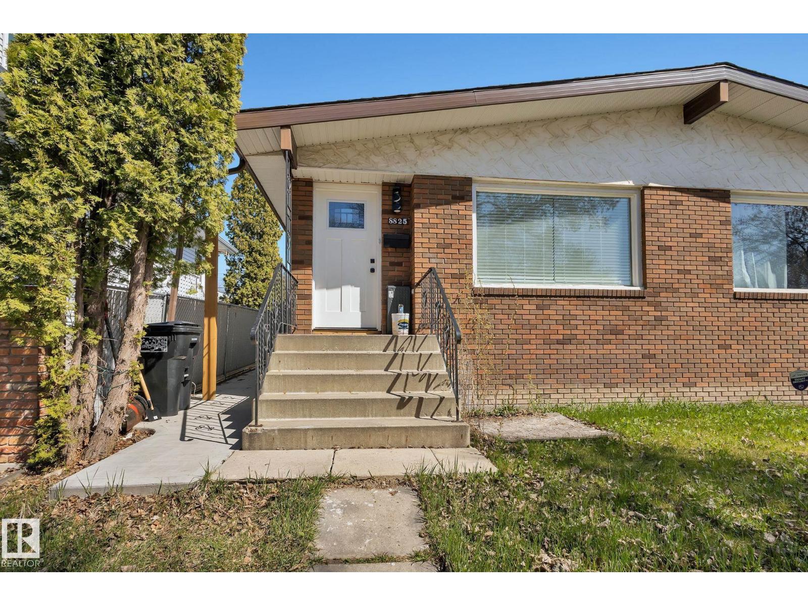 8823-8825 95 ST NW - 2