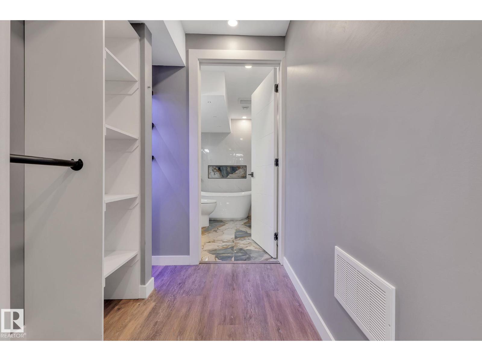 8823-8825 95 ST NW - 21