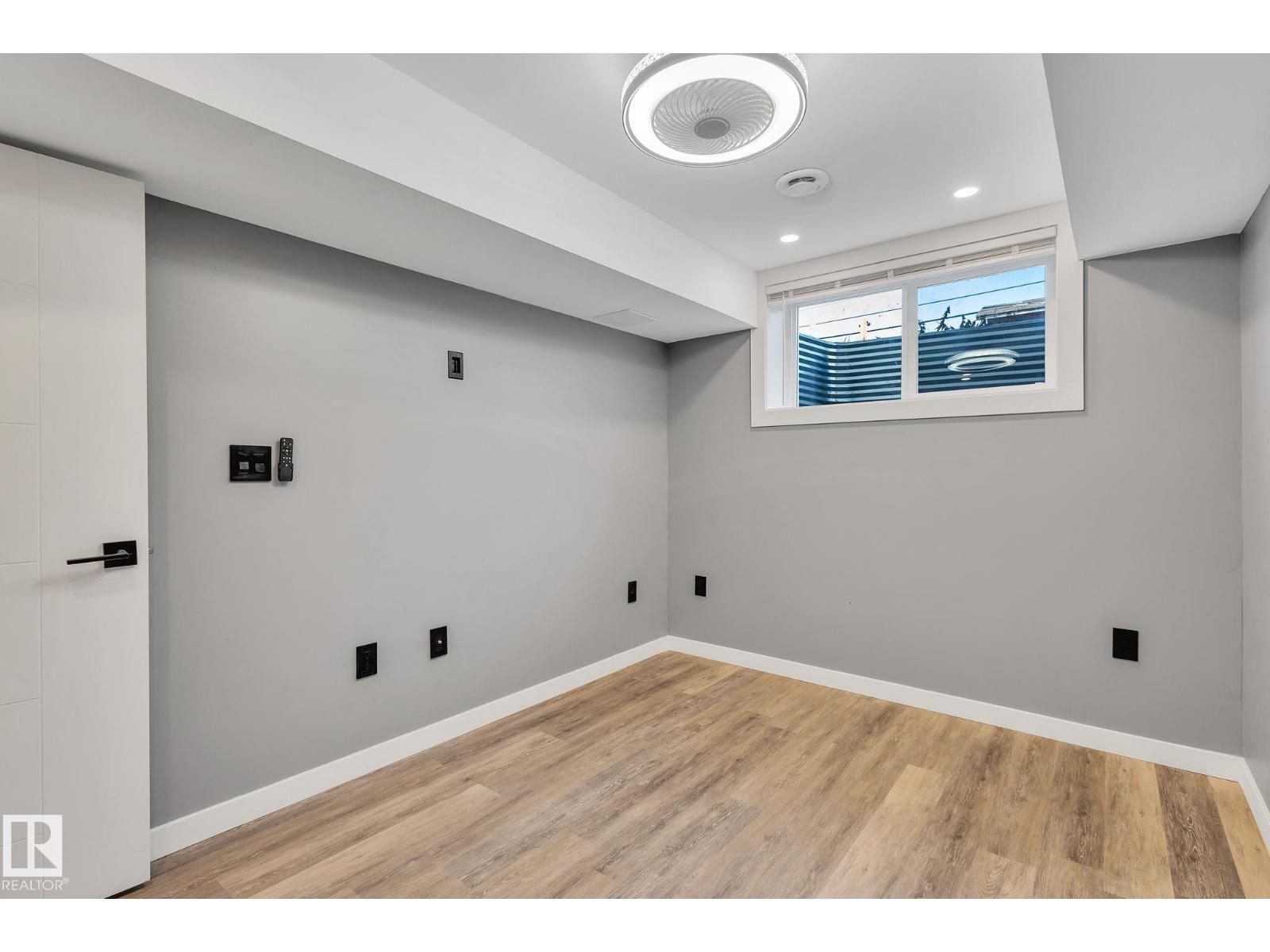 8823-8825 95 ST NW - 22