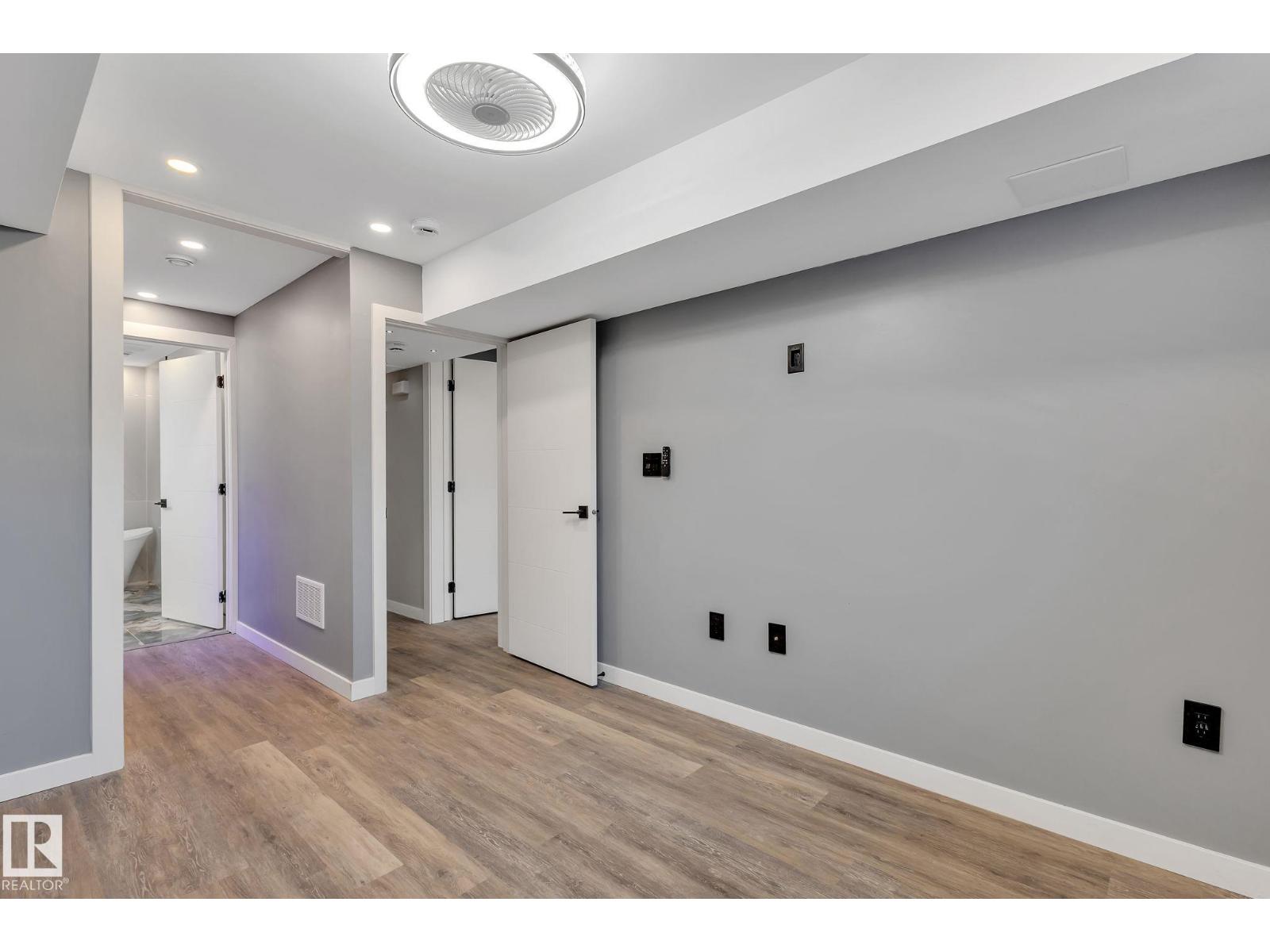 8823-8825 95 ST NW - 24