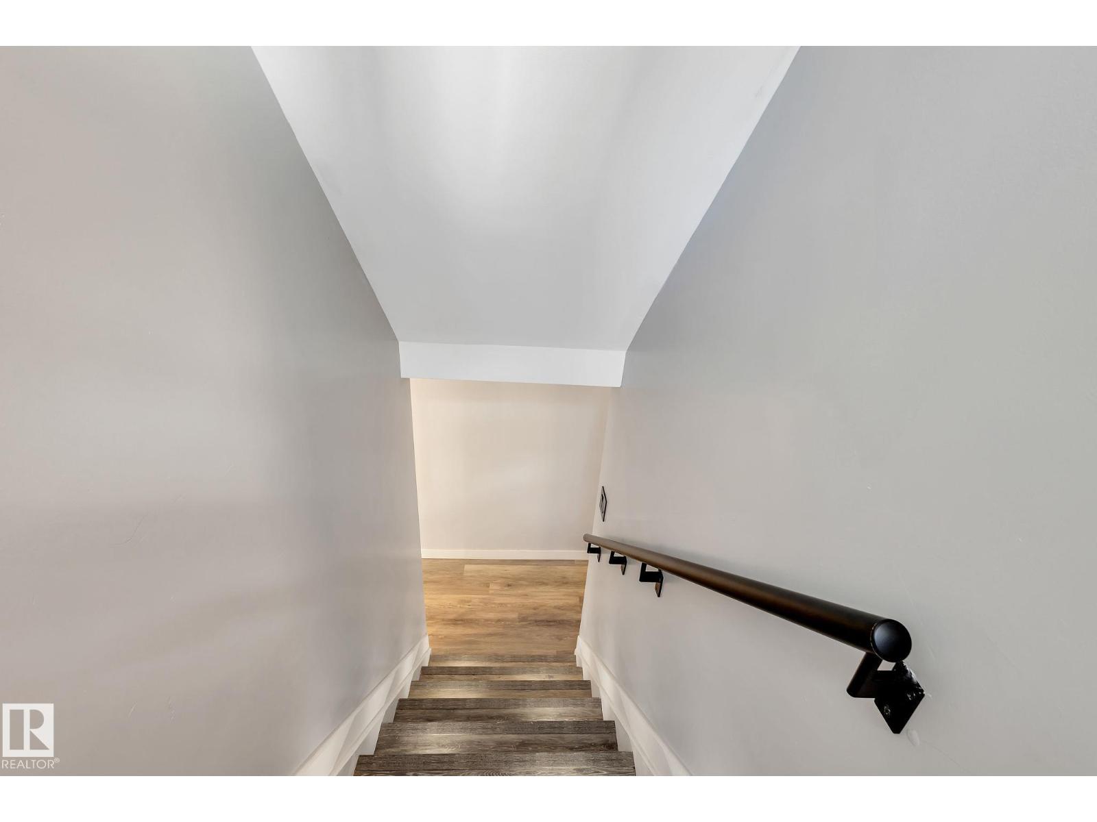 8823-8825 95 ST NW - 3