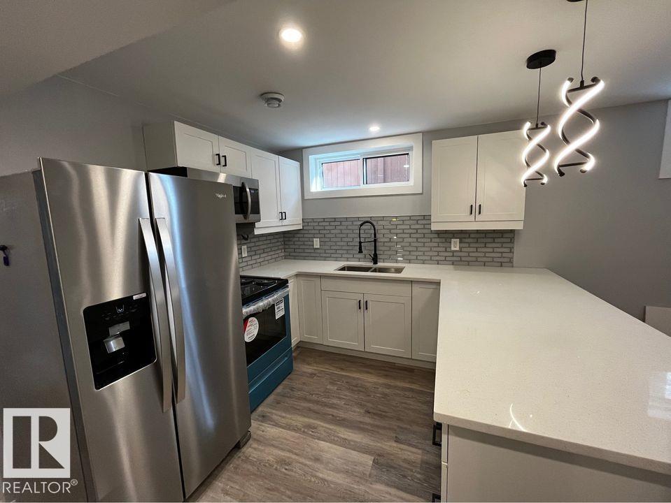 8823-8825 95 ST NW - 33