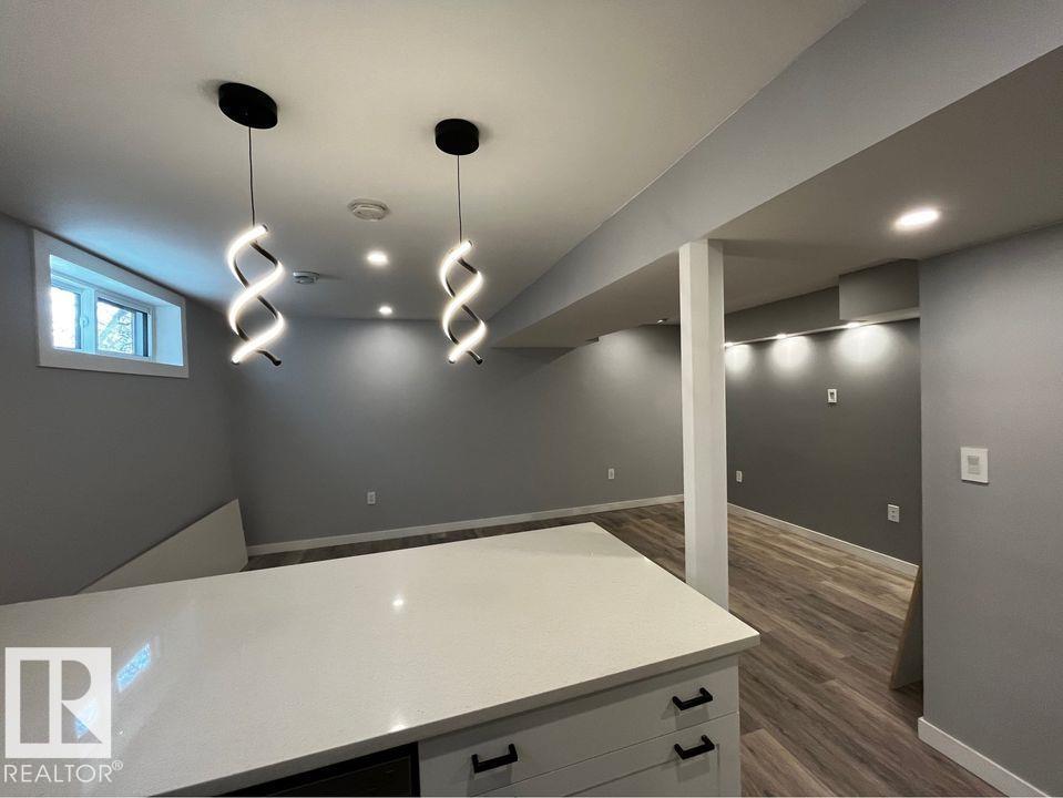 8823-8825 95 ST NW - 34
