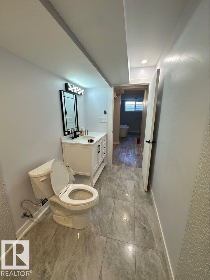 8823-8825 95 ST NW - 36