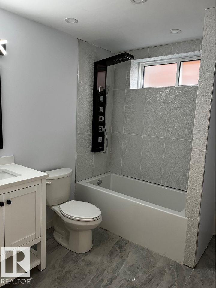 8823-8825 95 ST NW - 38