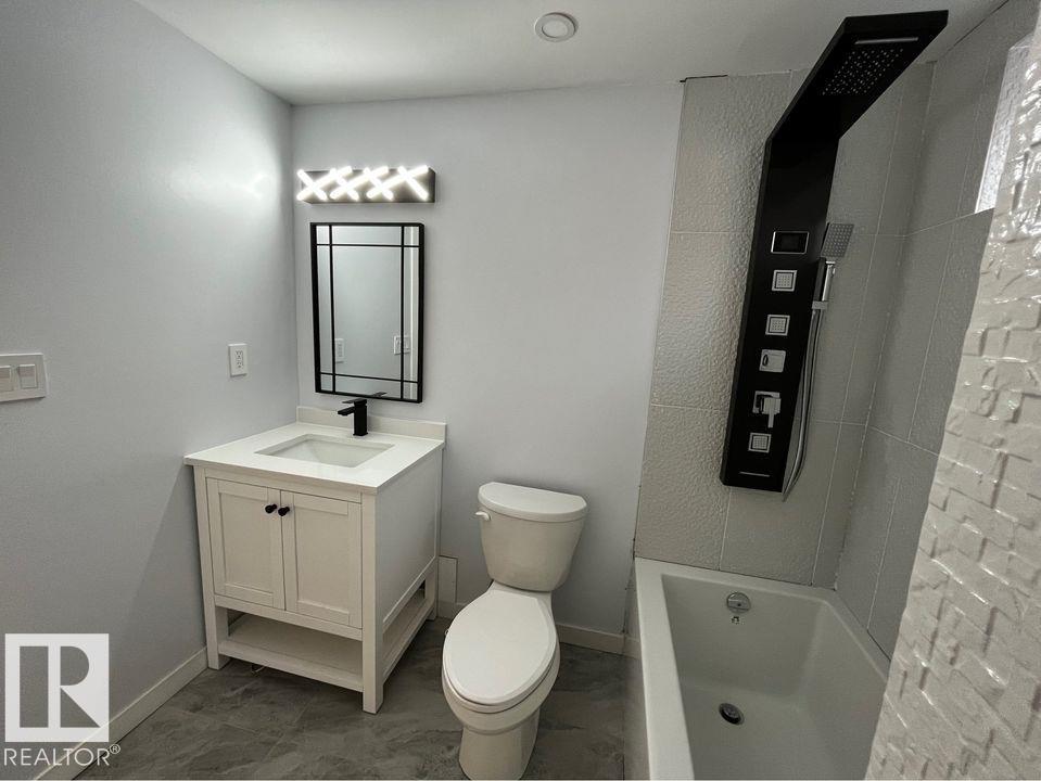 8823-8825 95 ST NW - 39
