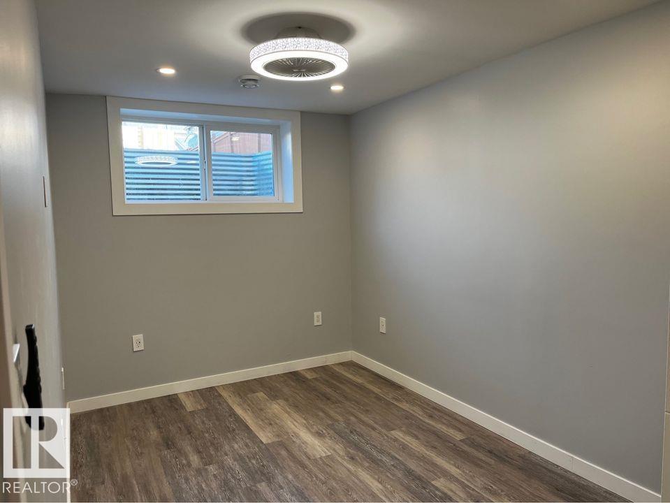 8823-8825 95 ST NW - 40