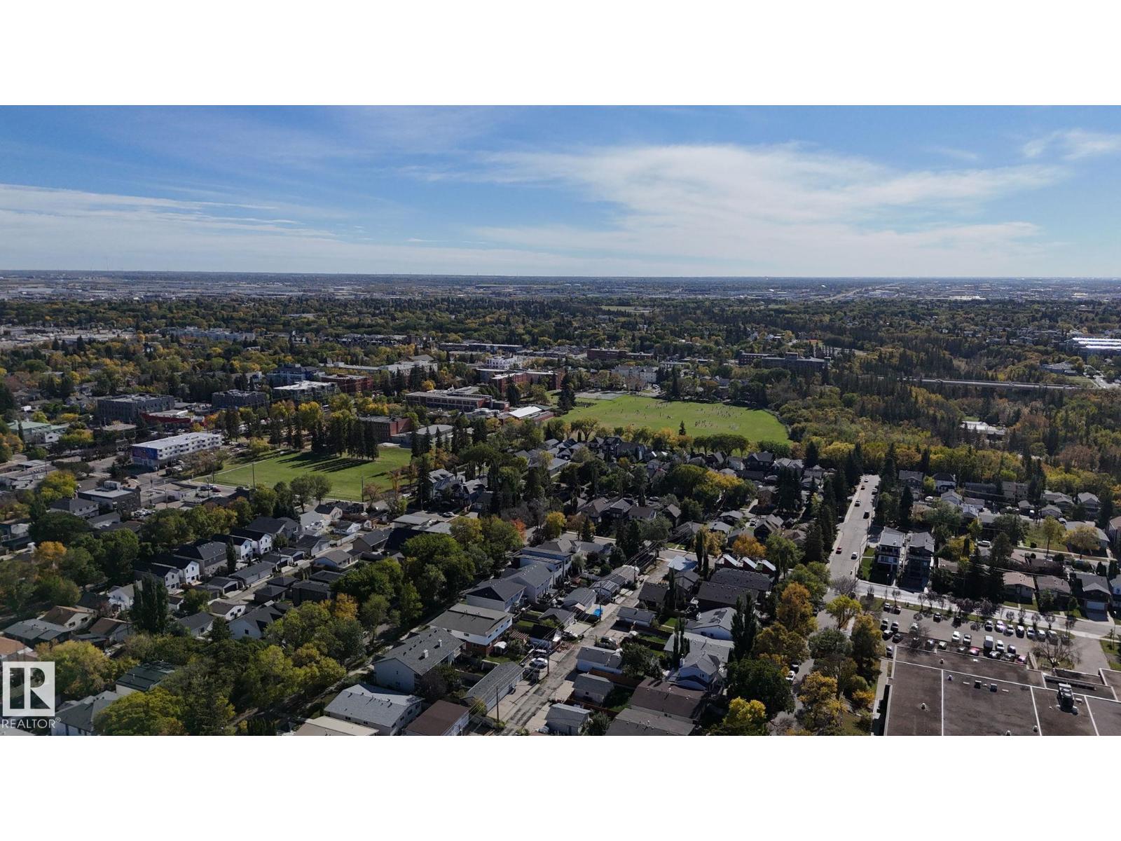 8823-8825 95 ST NW - 46