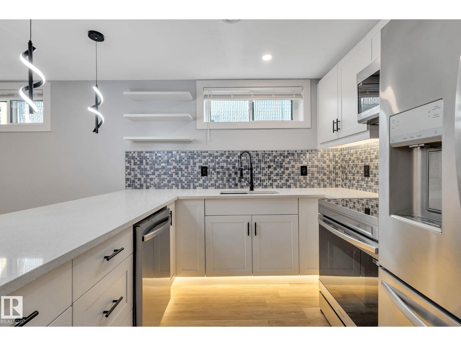 8823-8825 95 ST NW - 5