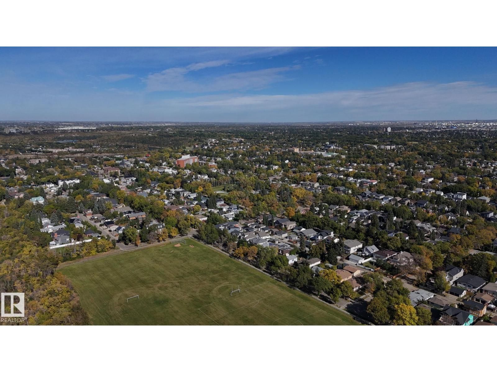 8823-8825 95 ST NW - 51