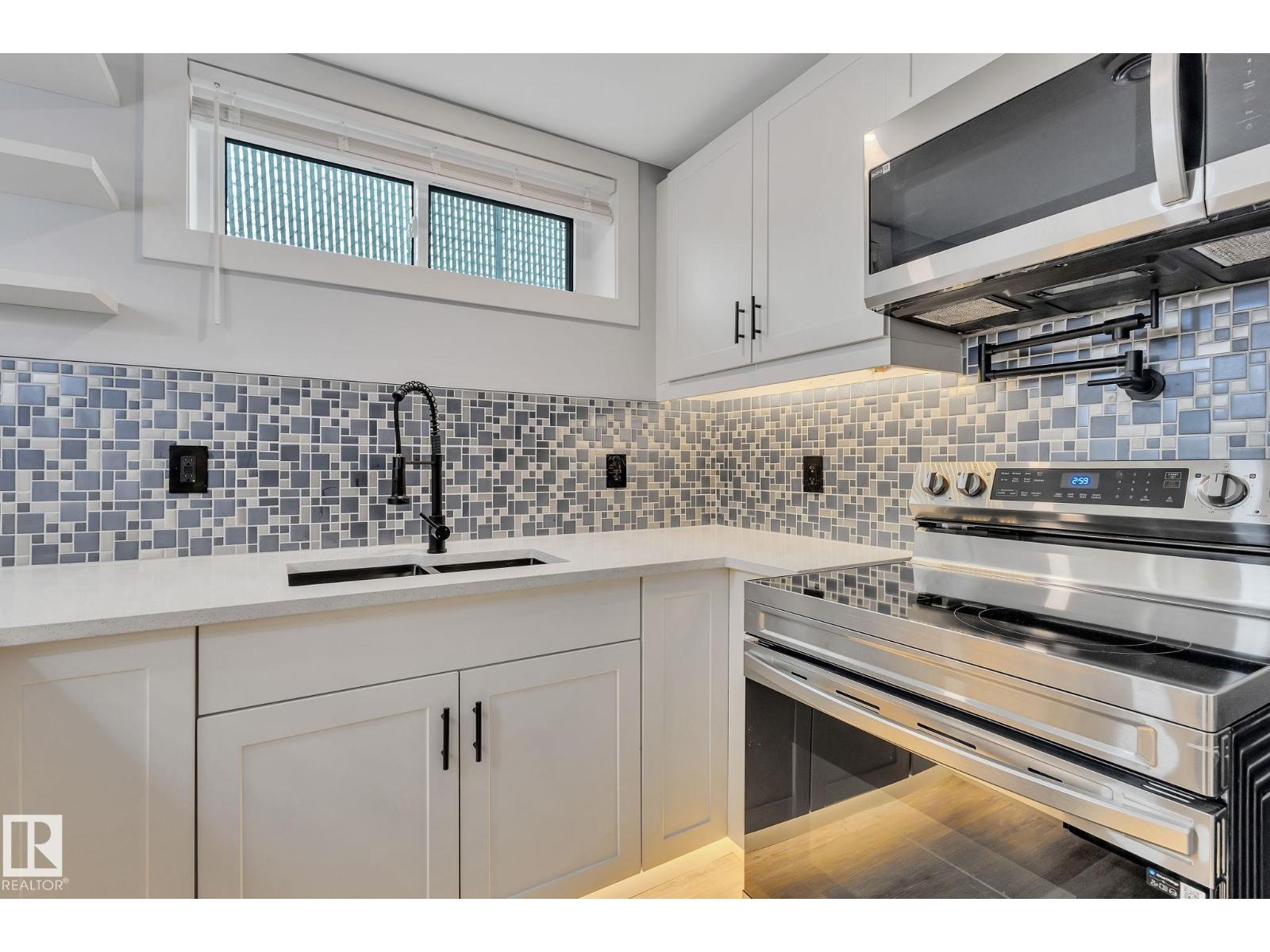 8823-8825 95 ST NW - 6