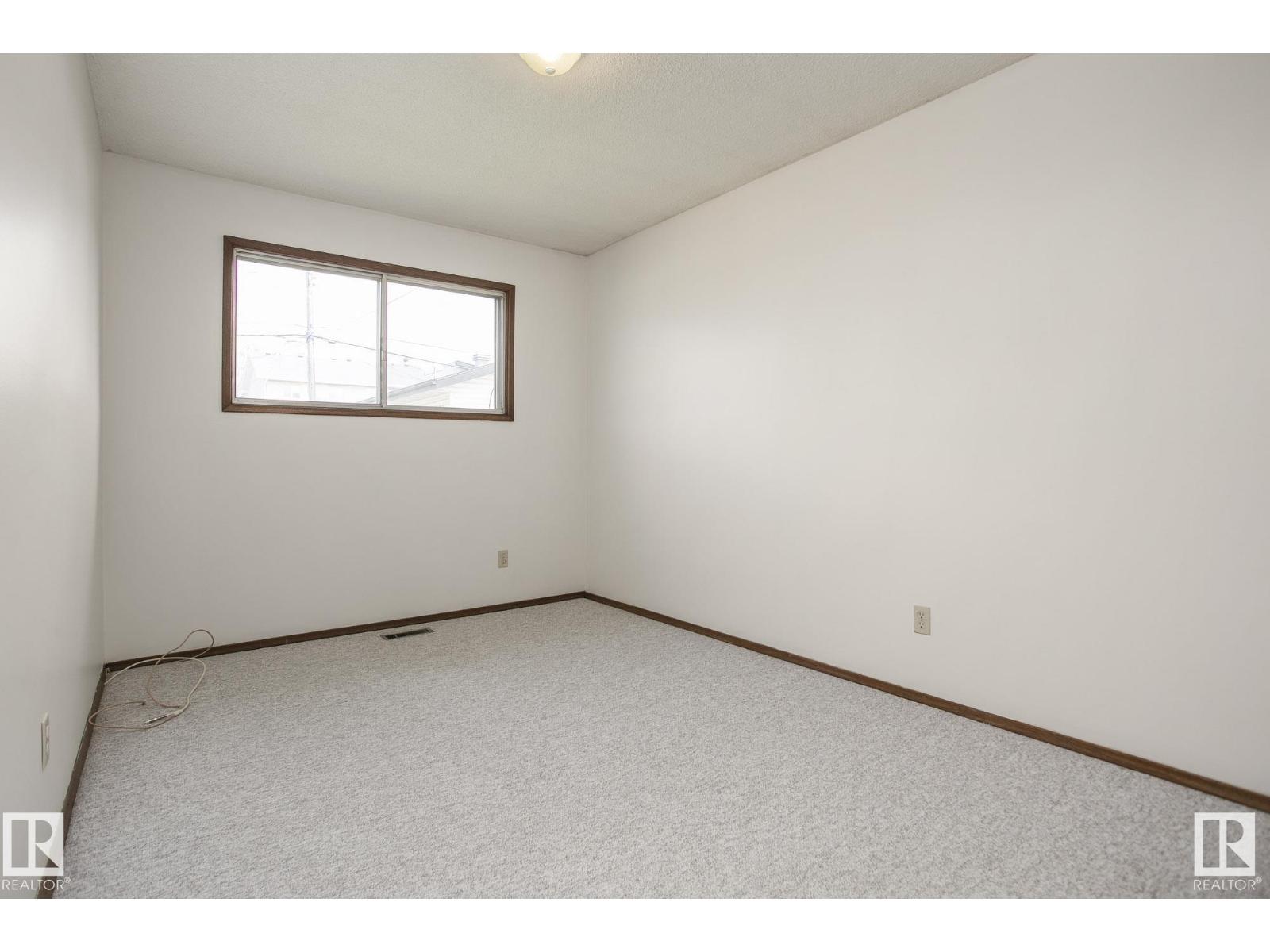 8823-8825 95 ST NW - 61