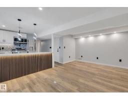 8823-8825 95 St Nw, Edmonton, AB T6C3W6 Photo 11