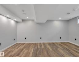 8823-8825 95 St Nw, Edmonton, AB T6C3W6 Photo 14