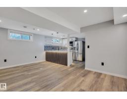 8823-8825 95 St Nw, Edmonton, AB T6C3W6 Photo 9