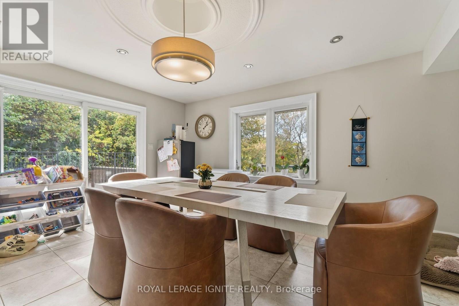 8 Ridgevale Drive, Markham, ON photo 10