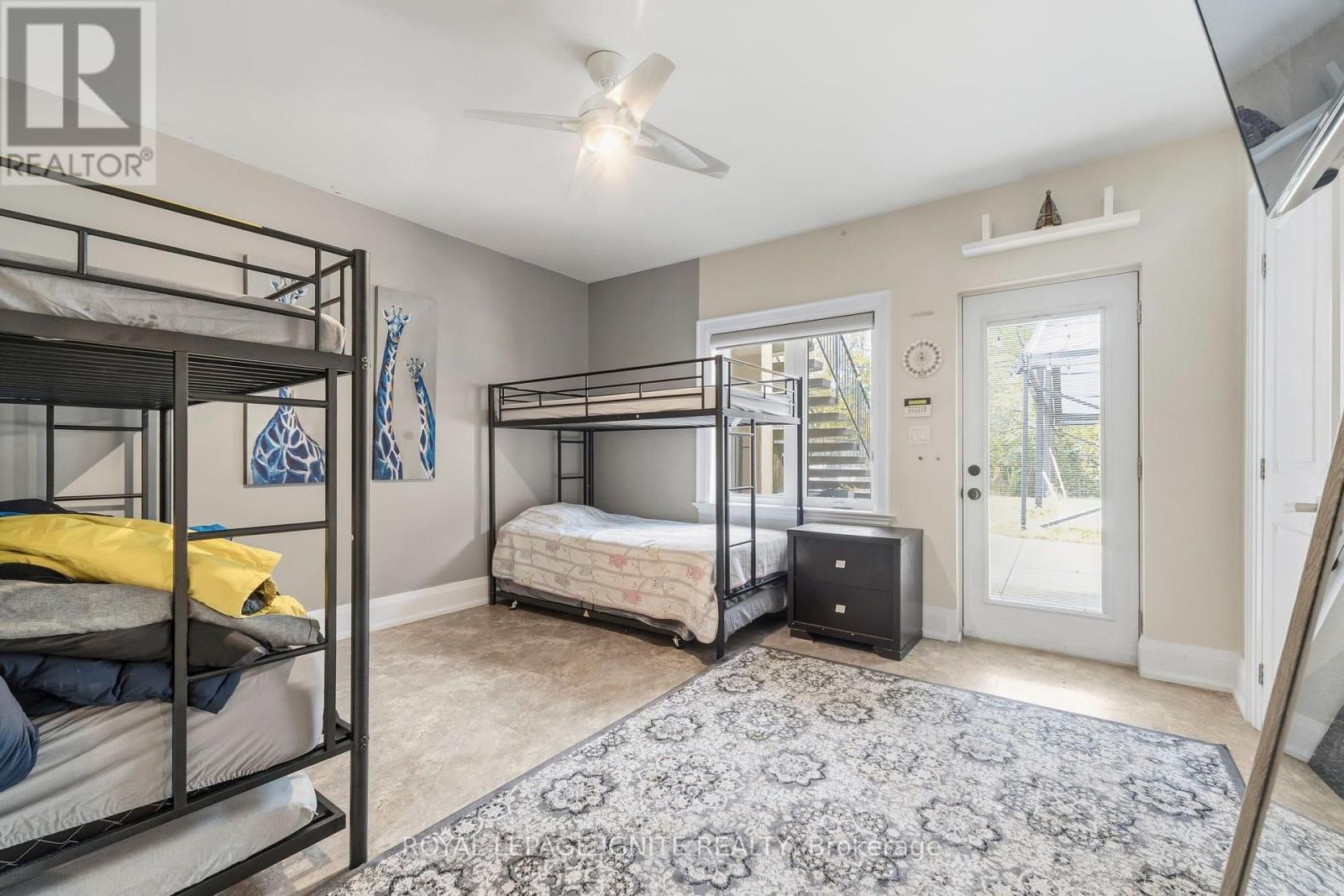 8 RIDGEVALE DRIVE - 27
