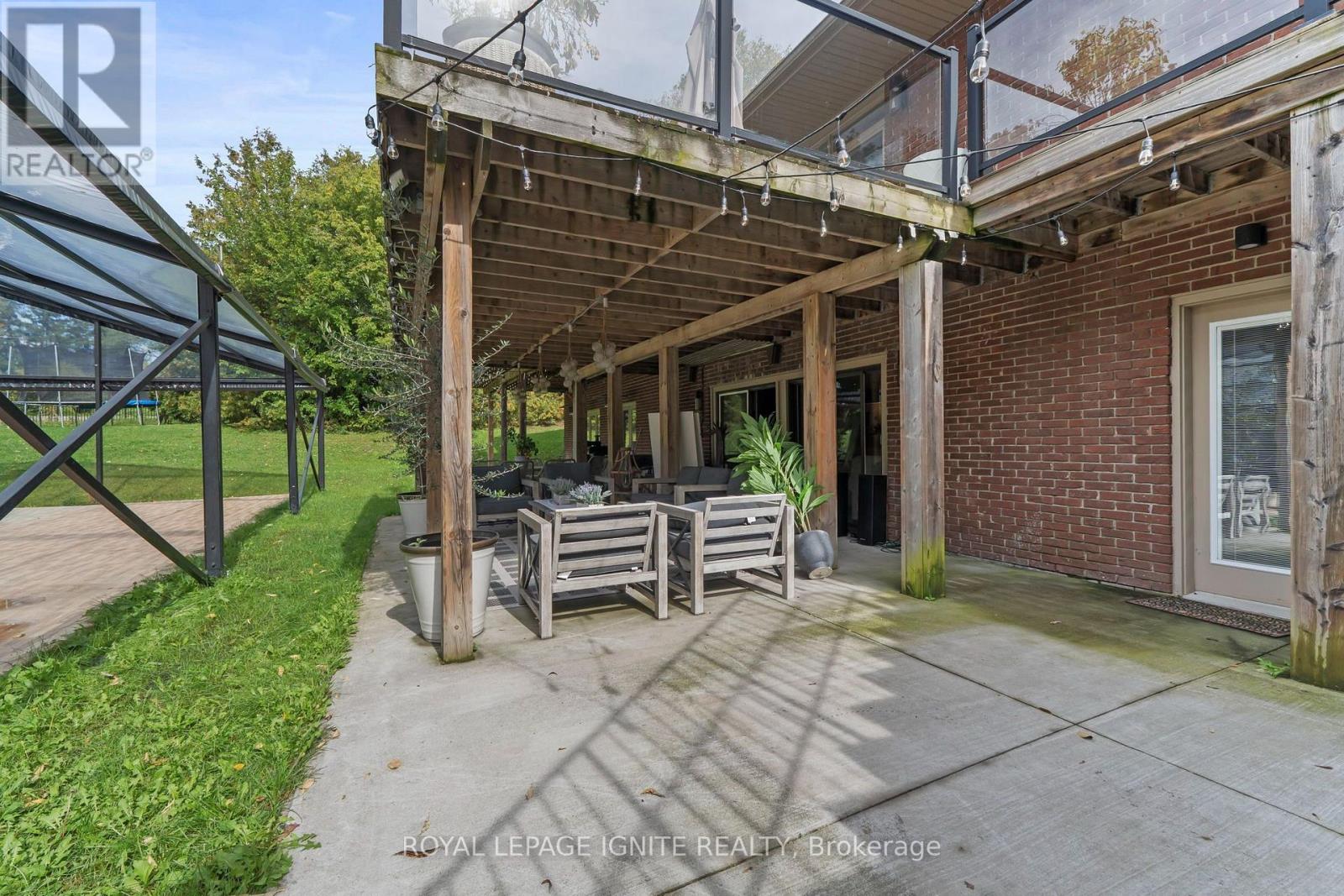 8 RIDGEVALE DRIVE - 37